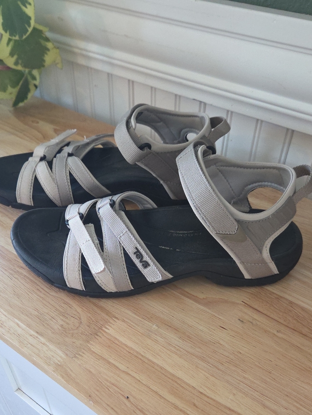 Teva Tirra Water Sandals Womens Size 9